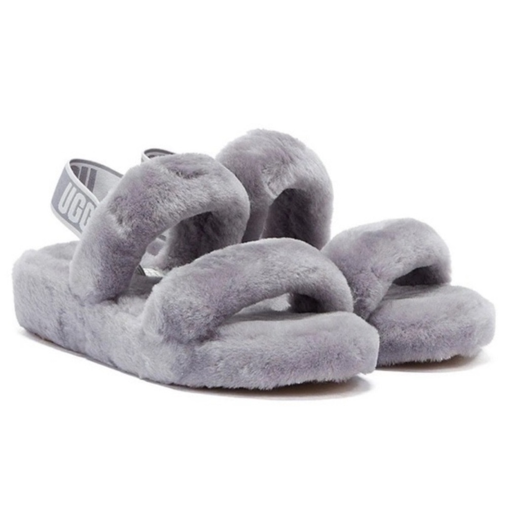NWOT ! UGG Women Size 6 Fluffy Slippers